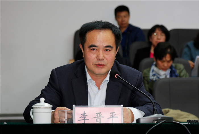 李晋平指出,山西有得天独厚的优势,山西要发展特色经济,就要把优势